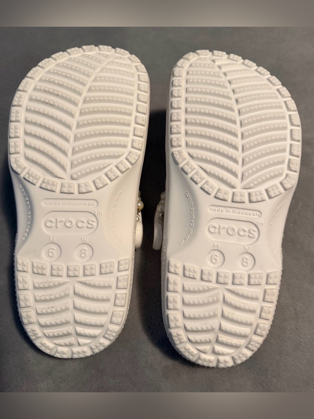 Crocs Bridal Glam Shimmer with charms - Picture 2 of 5